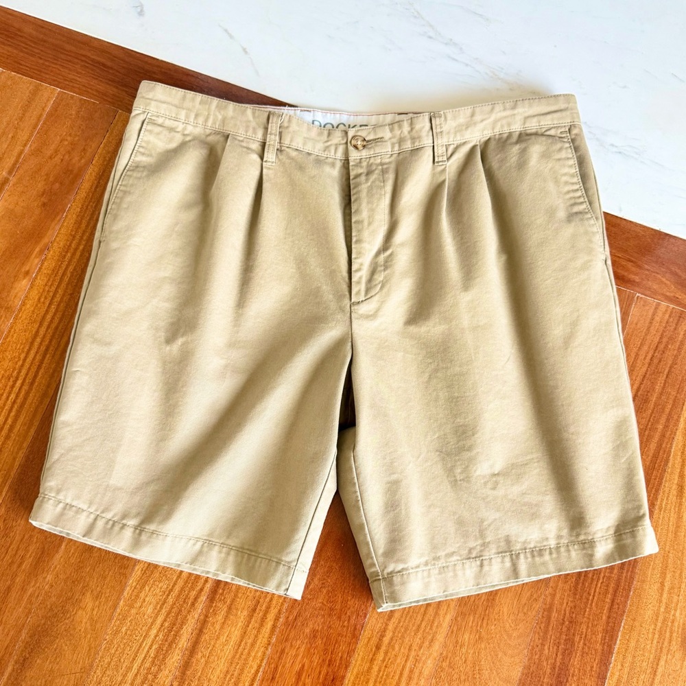 DOCKERS Classic Tan Men's Shorts %100 Cotton Size 42